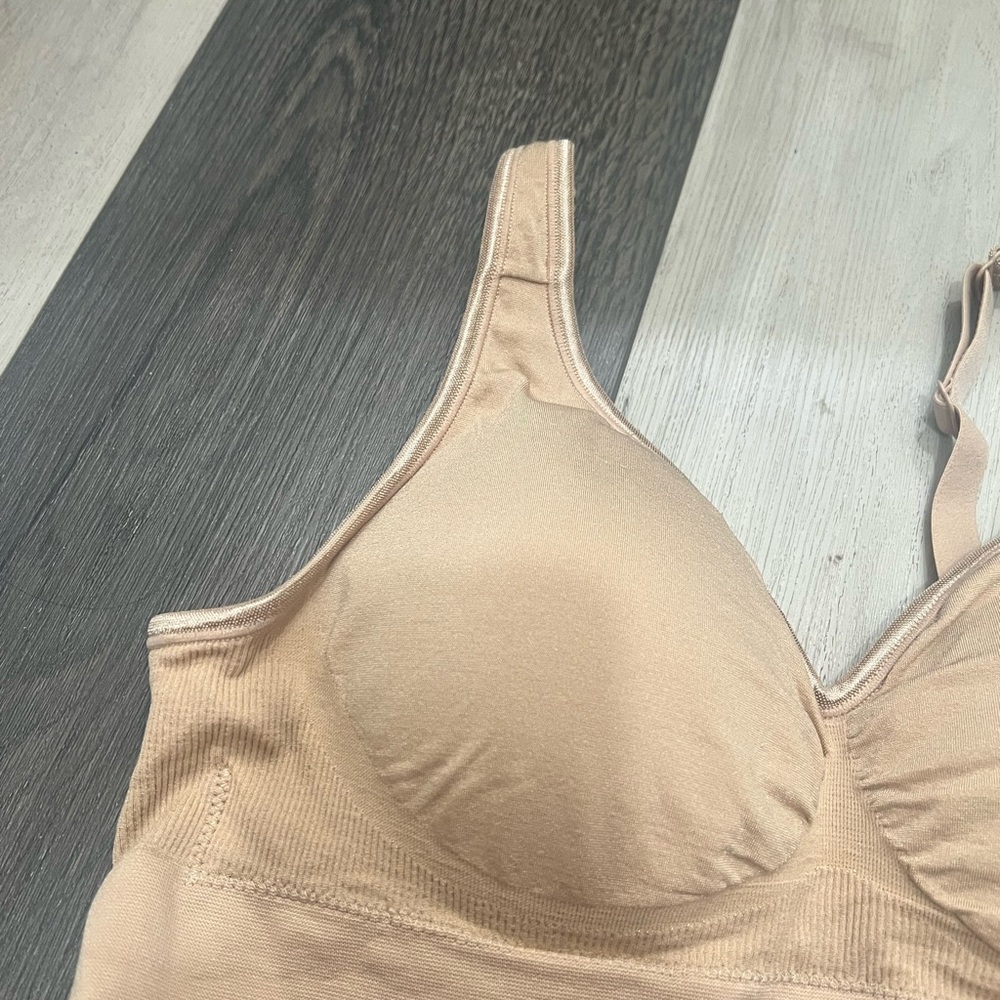 Gloria Vanderbilt Seamless Wirefree bra, Size L - Picture 3 of 6